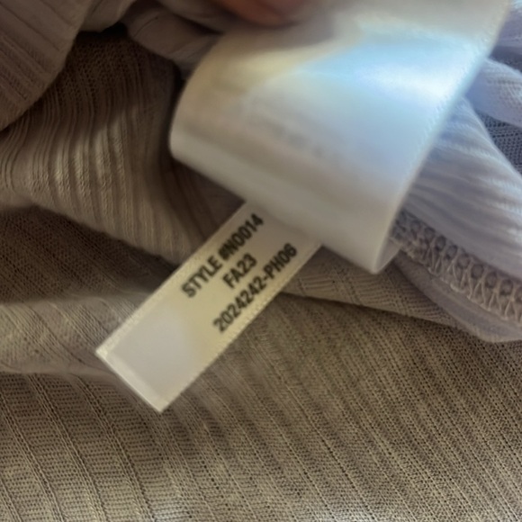 Madewell Variegated Ribbed Crewneck
Long-Sleeve Tee Dusty Lavender Size S New - Picture 11 of 11